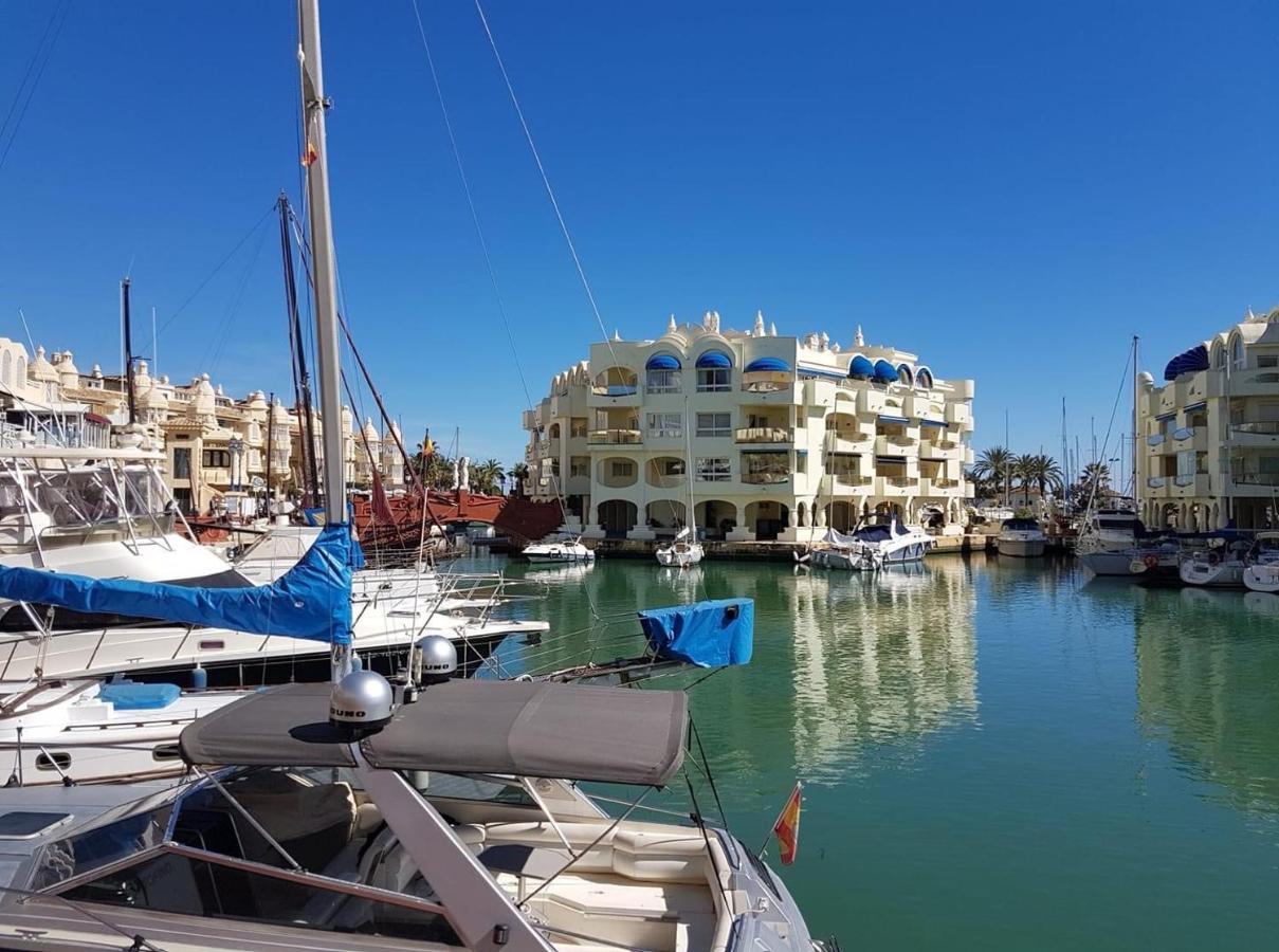 شقة Apartamento Benalmadena Puerto Marina المظهر الخارجي الصورة