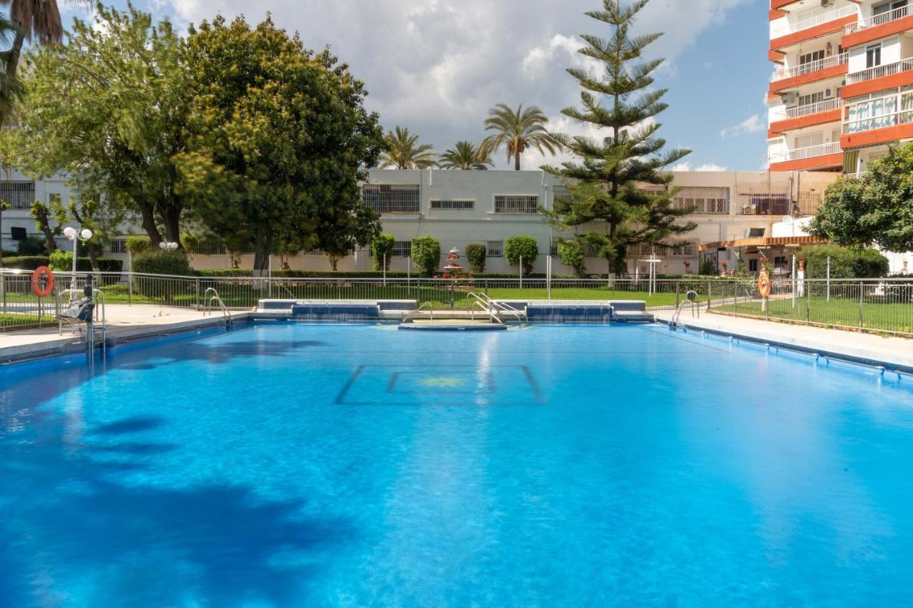 شقة Apartamento Benalmadena Puerto Marina المظهر الخارجي الصورة