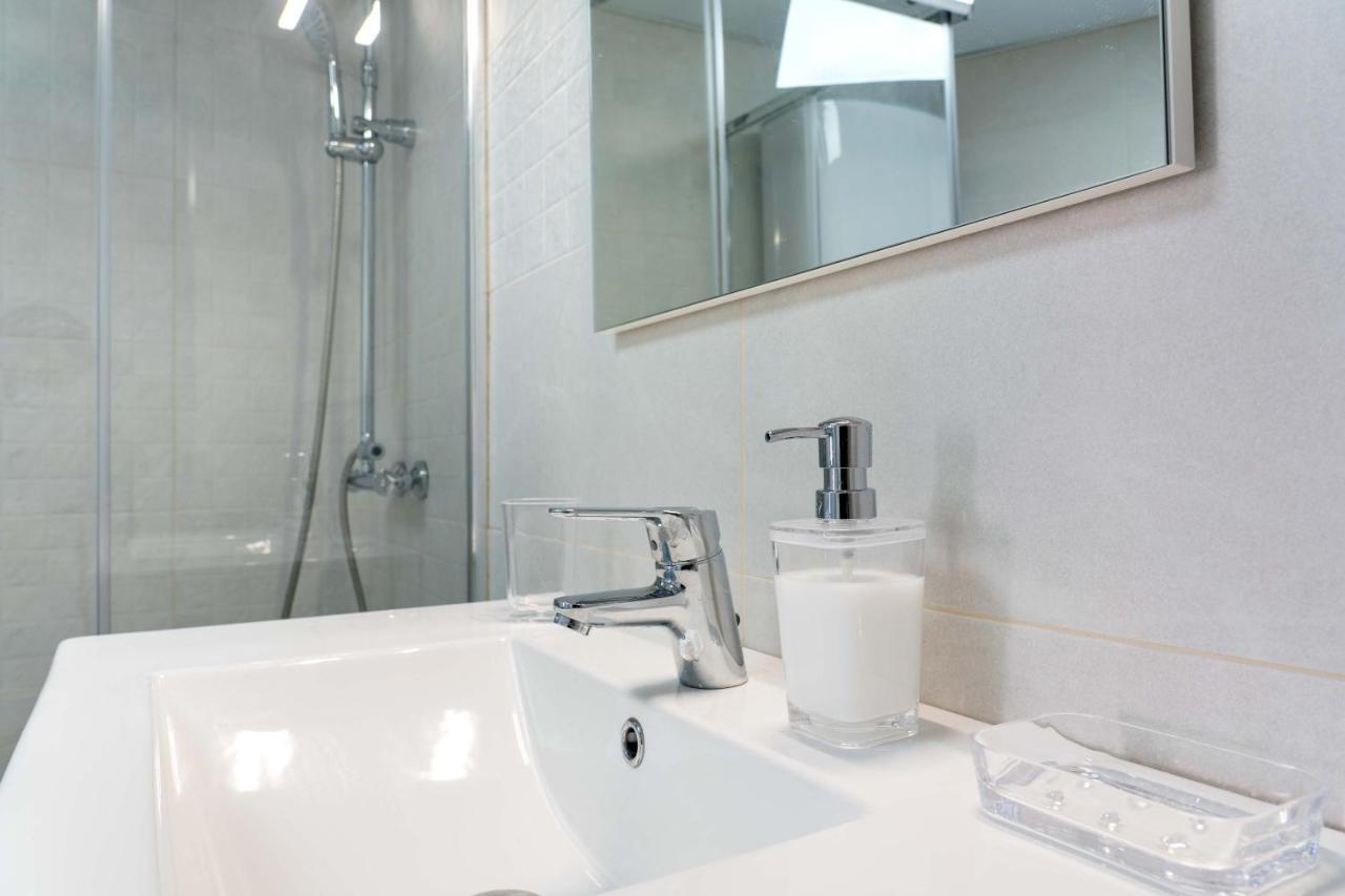 شقة Apartamento Benalmadena Puerto Marina المظهر الخارجي الصورة