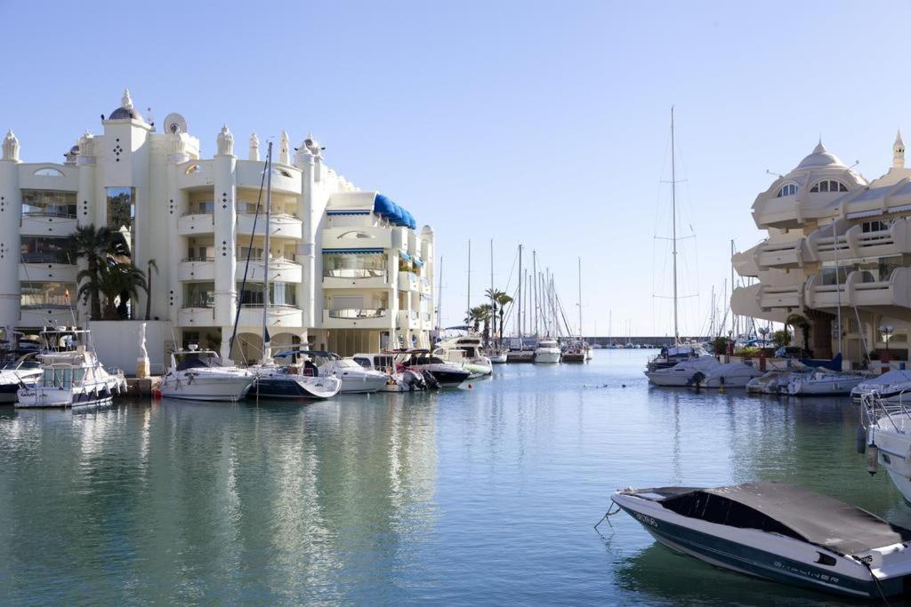 شقة Apartamento Benalmadena Puerto Marina المظهر الخارجي الصورة