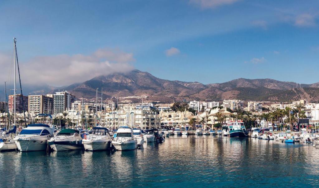 شقة Apartamento Benalmadena Puerto Marina المظهر الخارجي الصورة