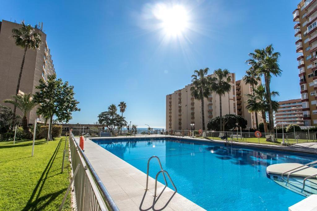 شقة Apartamento Benalmadena Puerto Marina المظهر الخارجي الصورة